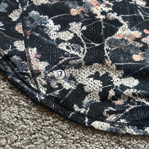 Lululemon Sculpt Tank II Spring Bloom Multi Black Size 8 - Picture 10 of 10